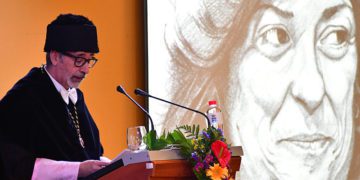 Un momento de la intervención del rector / FOTO: Eulogio García