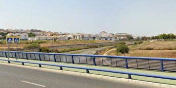 Vista de las parcelas que se adecuarán a los dos lados del río