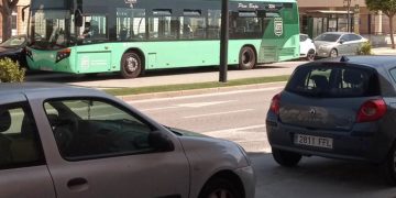 Autobús circulando por San Juan Bosco / FOTO: DBC