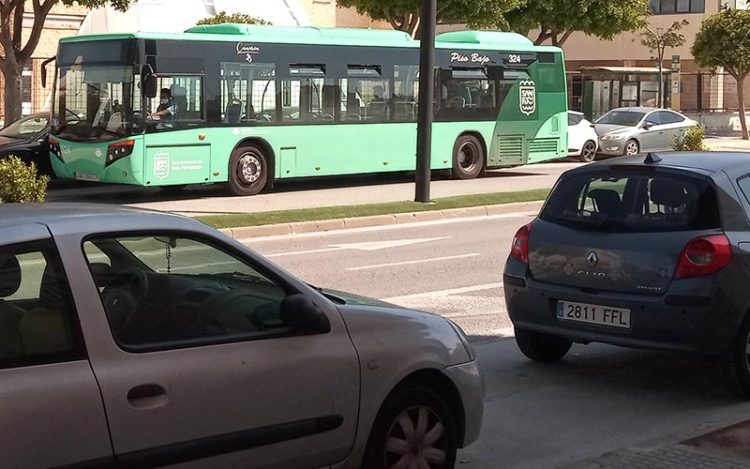 Autobús circulando por San Juan Bosco / FOTO: DBC