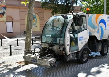 Baldeando en la zona del Baluarte / FOTO: Eulogio García