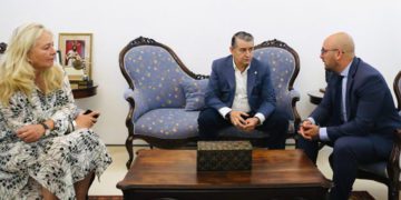 Un momento del encuentro entre Colombo, Sanz y Beardo / FOTO: Junta