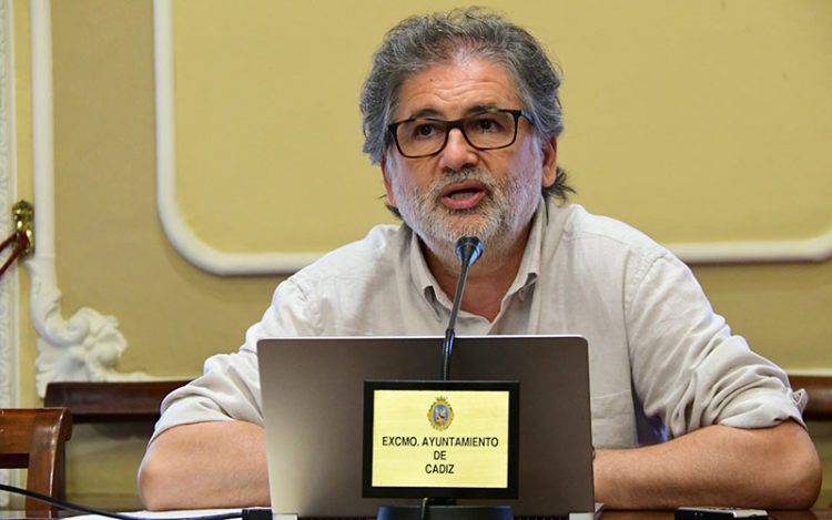 Demetrio Quirós en una pasada rueda de prensa / FOTO: Eulogio García