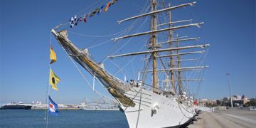 El buque escuela argentino en el muelle gaditano / FOTO: Armada Argentina