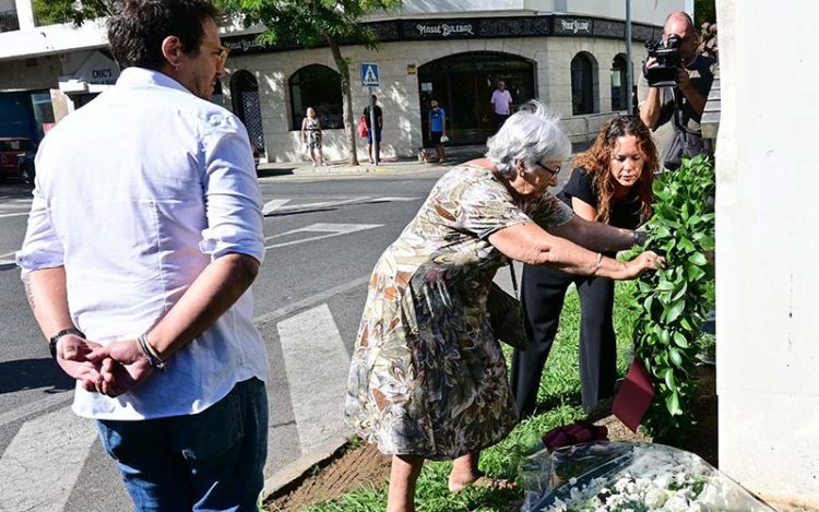 Un momento de la ofrenda floral / FOTO: Eulogio García