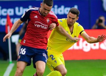 Peleando una pelota / FOTO: Cádiz CF