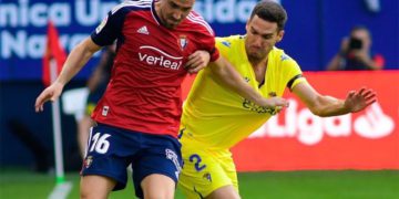 Peleando una pelota / FOTO: Cádiz CF