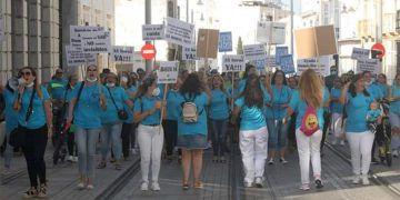 Trabajadoras manifestándose semanas atrás / FOTO: UGT
