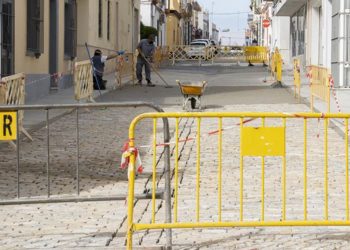 Operarios de la contrata actuando en una calle del centro / FOTO: Ayto.