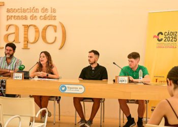 Presentando el evento en la APC / FOTO: Eulogio García