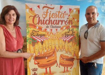 Presentando el cartel semanas atrás / FOTO: Ayto.