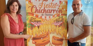 Presentando el cartel semanas atrás / FOTO: Ayto.