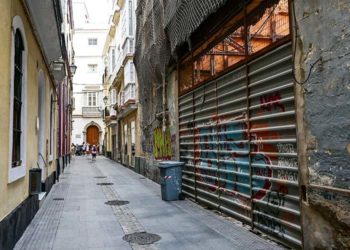 La finca de Santiago únicamente conserva su fachada en pie / FOTO: Eulogio García