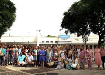 Posado con técnicos implicados en el desarrollo del programa / FOTO: Ayto.