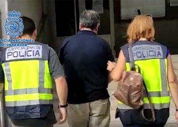 Uno de los detenidos trasladado a la Comisaría Provincial / FOTO: Policía