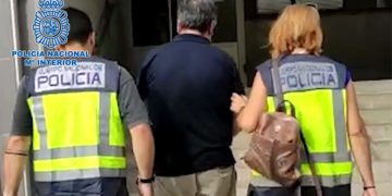 Uno de los detenidos trasladado a la Comisaría Provincial / FOTO: Policía