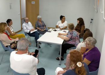 Fidalgo reunida con una de las entidades / FOTO: Cs