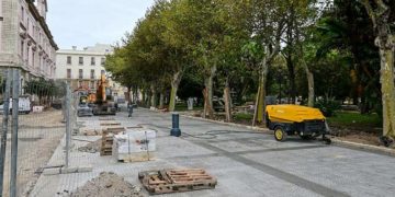 Avanza la obra de peatonalización de la plaza de España / FOTO: Eulogio García
