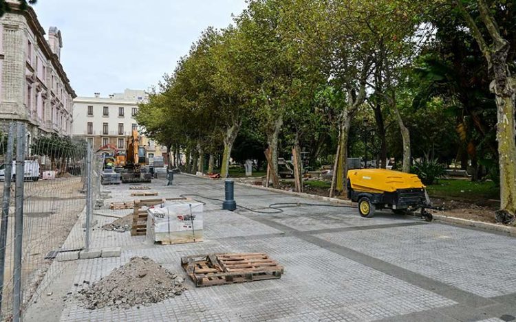 Avanza la obra de peatonalización de la plaza de España / FOTO: Eulogio García