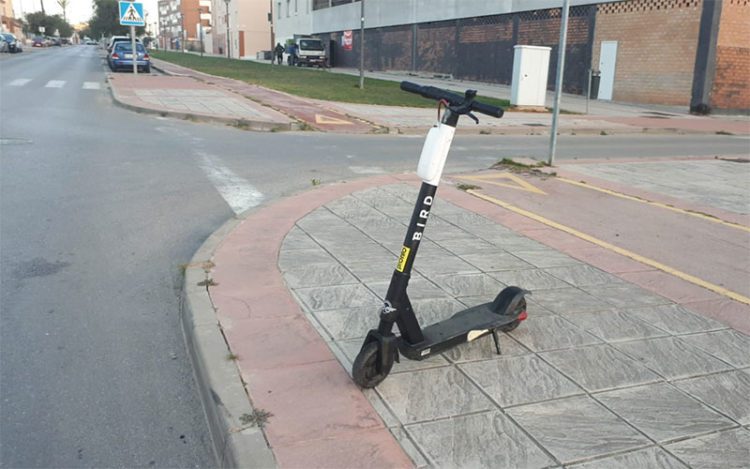 Los verdes entienden que los patinetes conllevan sedentarismo / FOTO: Equo