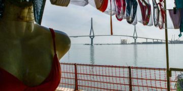 El segundo puente, al fondo / FOTO: Eulogio García