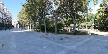 La remozada plaza vista desde una de las esquinas / FOTO: Eulogio García