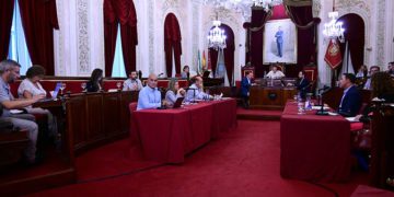 Un momento del pleno extraordinario / FOTO: Eulogio García