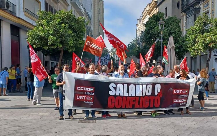 Cabecera de la marcha que ha recorrido el centro / FOTO: CCOO