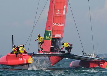 El equipo español, con la camiseta del Cádiz CF / FOTO: Eulogio García