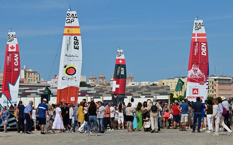 Ambiente en la zona técnica del muelle / FOTO: Eulogio García