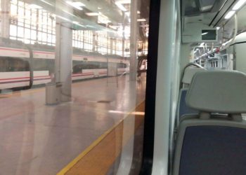 Viajando en Cercanías / FOTO: DBC