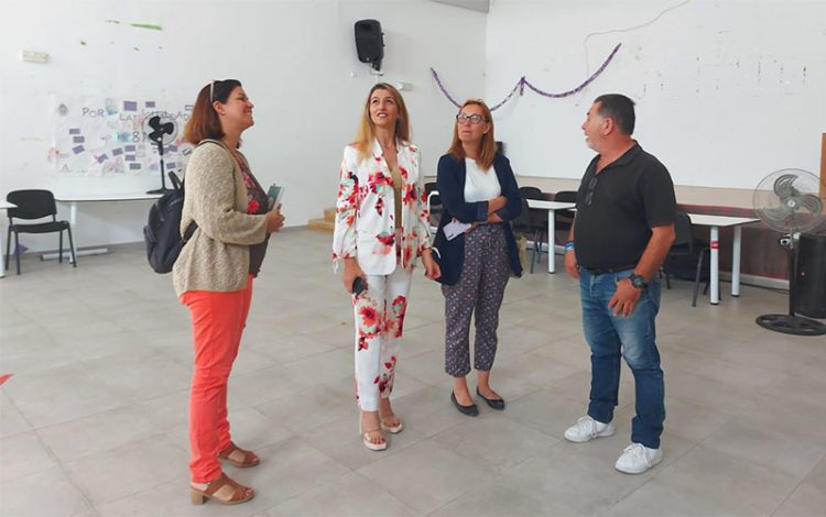 Revisando las instalaciones del centro ubicado en la Bazán / FOTO: Ayto.