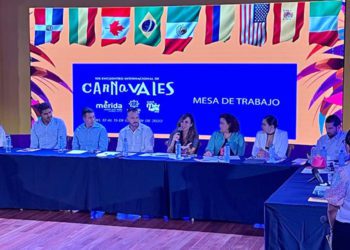 La edil gaditana participando en la primera mesa de trabajo / FOTO: Ayto.