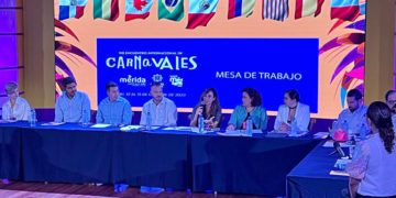 La edil gaditana participando en la primera mesa de trabajo / FOTO: Ayto.