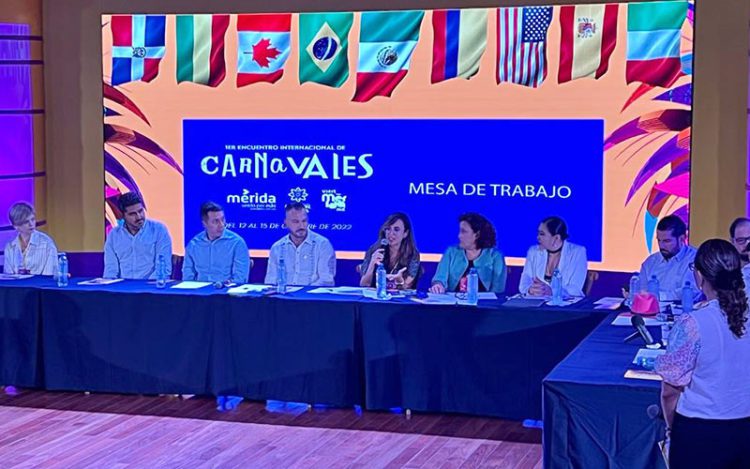 La edil gaditana participando en la primera mesa de trabajo / FOTO: Ayto.