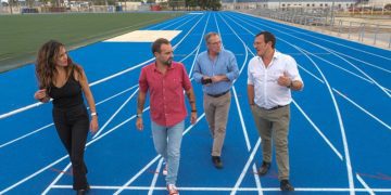 Conociendo el resultado de los trabajos en la pista / FOTO: Ayto.