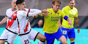 Álex en una acción del primer tiempo / FOTO: Cádiz CF