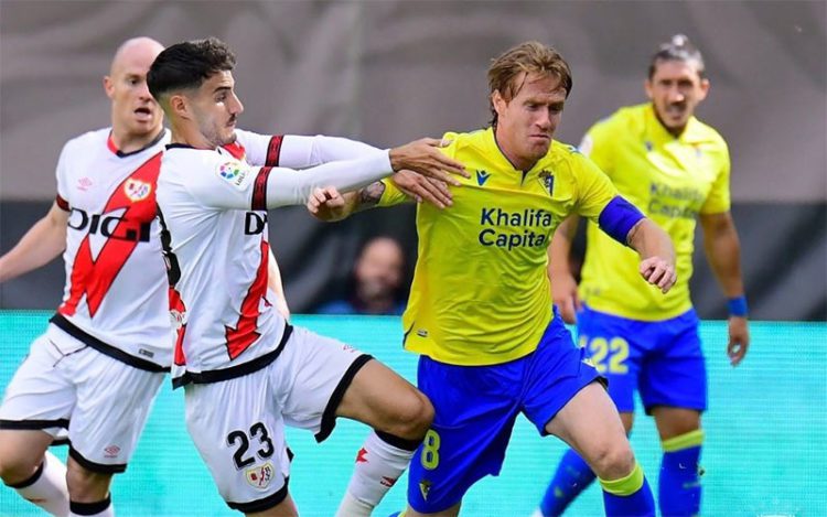 Álex en una acción del primer tiempo / FOTO: Cádiz CF