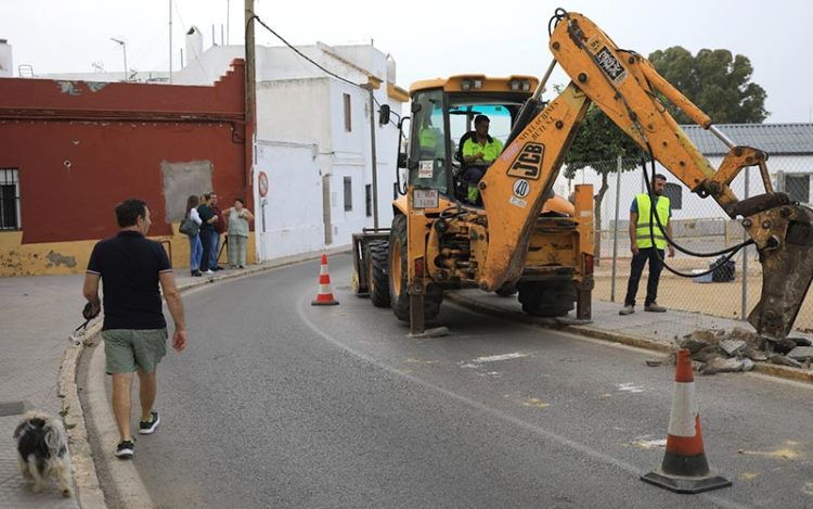 Primeros movimientos de obreros en la zona / FOTO: Ayto.