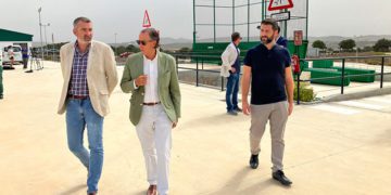 Pizarro, Román y Palmero recorriendo las instalaciones / FOTO: Diputación