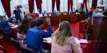 Un momento del pleno, desde la bancada socialista / FOTO: Eulogio García