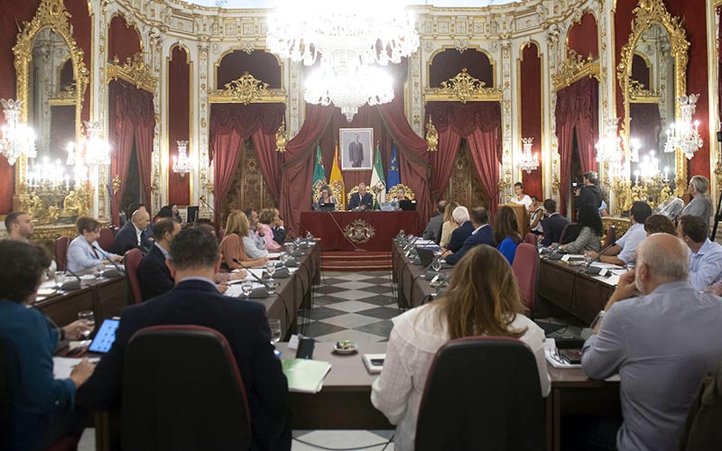 La Diputación vota a favor de recuperar el tren de la Costa Noroeste, comarca hoy “incomunicada”