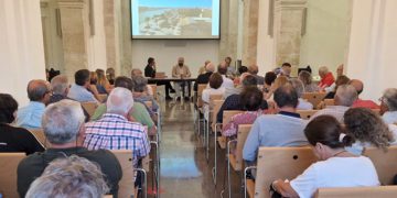 Sala llena para conocer detalles del anteproyecto / FOTO: Ayto.