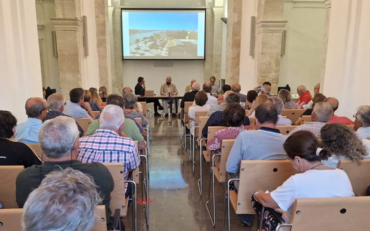 Sala llena para conocer detalles del anteproyecto / FOTO: Ayto.