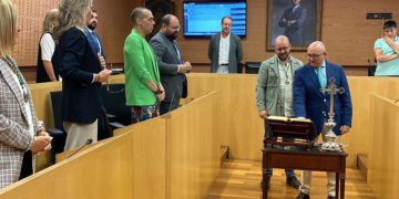 No faltó el crucifijo en la última toma de posesión / FOTO: Ayto.