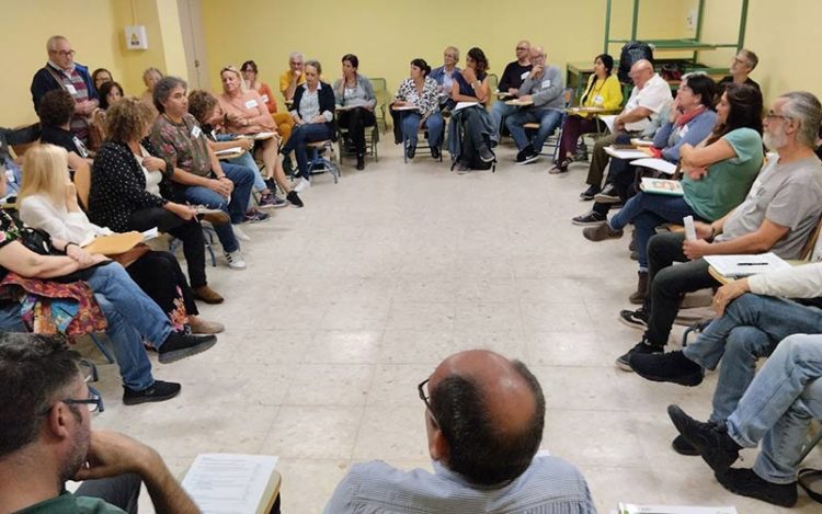 Un momento de la asamblea en el Columela / FOTO: Ganar Cádiz