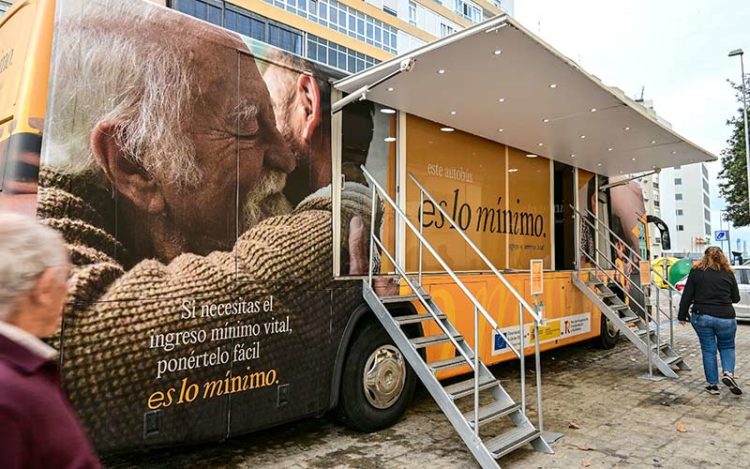 El bus está recorriendo media España / FOTO: Eulogio García