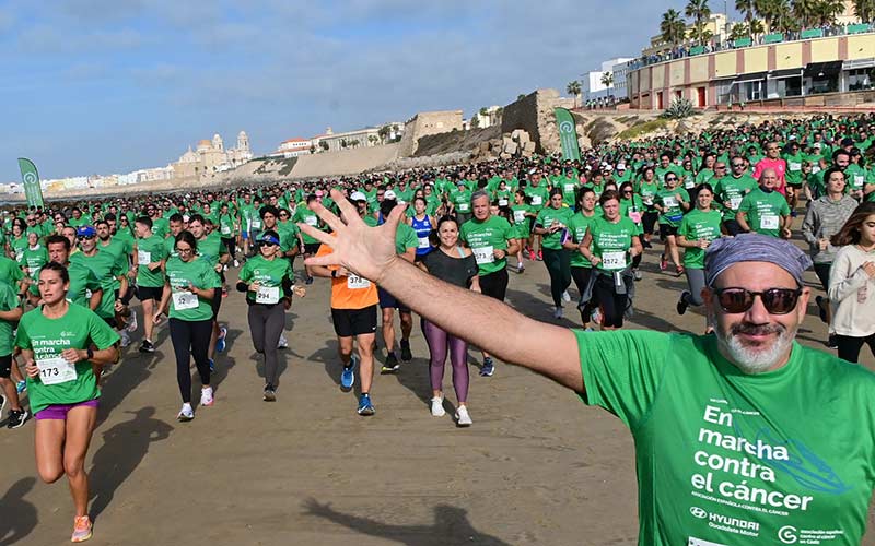 EN FOTOS: VIII Carrera contra el Cáncer en Cádiz