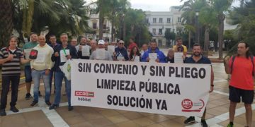 Concentración del comité frente al Consistorio / FOTO: CCOO