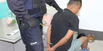 Uno de los cabecillas detenido en su casa / FOTO: Policía Nacional